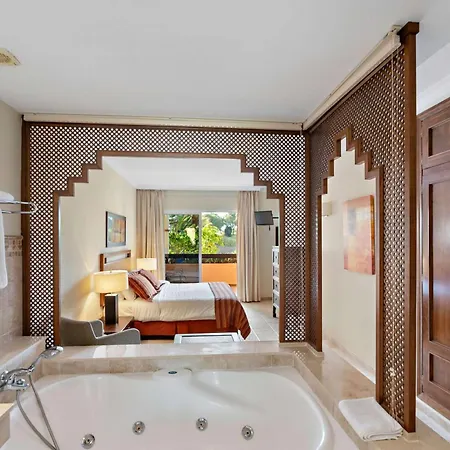 מלון דירות Wyndham Grand Costa Del Sol 4*